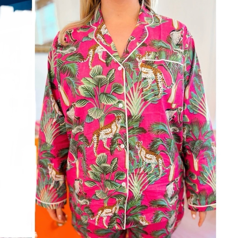 LILIBELLE Women’s Pink Palm Cheetah Monkey Print Button Up Pajama Top Size XS